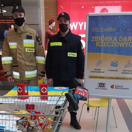 Solidarni z Ukrainą. Trwa wspólna akcja Galerii Bursztynowej i strażaków ochotników z Czarni