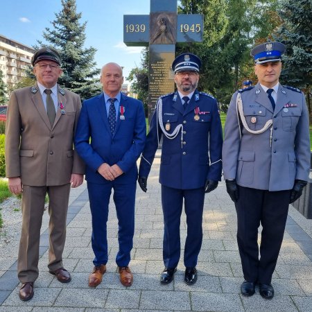 Medale za długoletnią służbę oraz za zasługi dla policji [ZDJĘCIA]