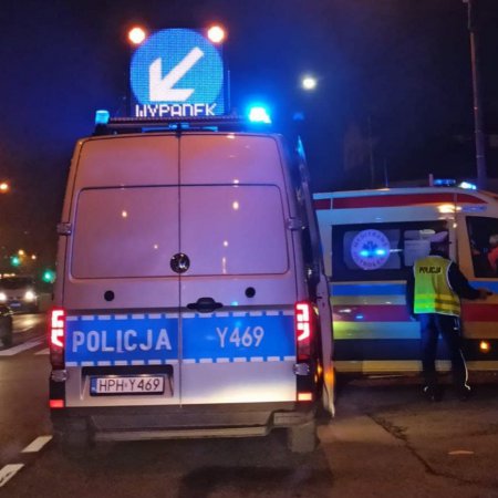 Wypadek w Zawadach. Ucierpiał młody kierowca opla