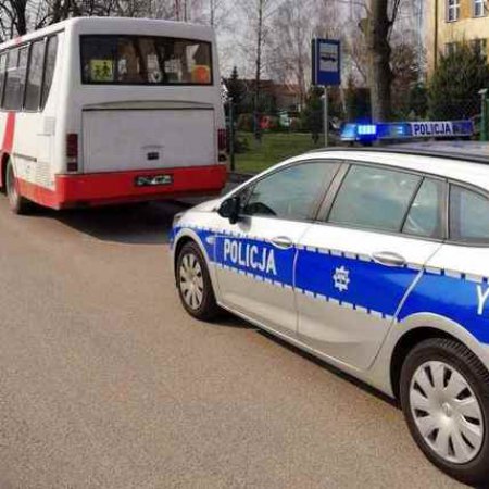 Szokujące! Nietrzeźwy kierowca autobusu chciał zawieźć uczniów na wycieczkę