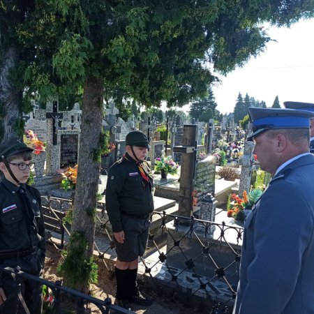 Uczcili pami&#281;&#263; policjant&#243;w poleg&#322;ych w wojnie z bolszewikami [ZDJ&#280;CIA]