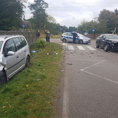 Poważny wypadek pod Ostrołęką. Tak się kończy jazda „na pamięć”!