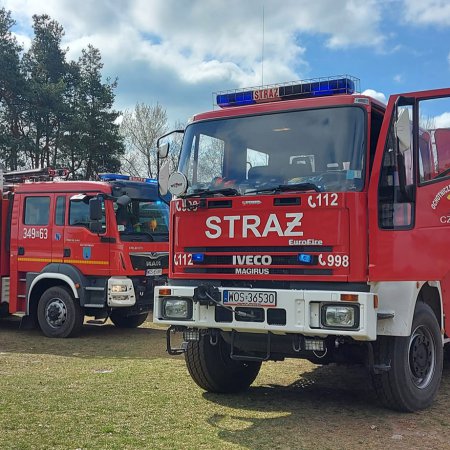 Pożar w tartaku. Do akcji gaśniczej skierowano kilkunastu strażaków