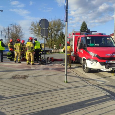 Kolejny wypadek przy Mostowej! Potrącenie rowerzysty [WIDEO, ZDJĘCIA]