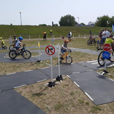 Piknik z muzyką i rowerowym miasteczkiem na plaży miejskiej [WIDEO, ZDJĘCIA]