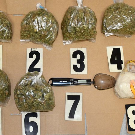 Kilogram narkotyków znaleziono w mieszkaniu i garażu 34-latka