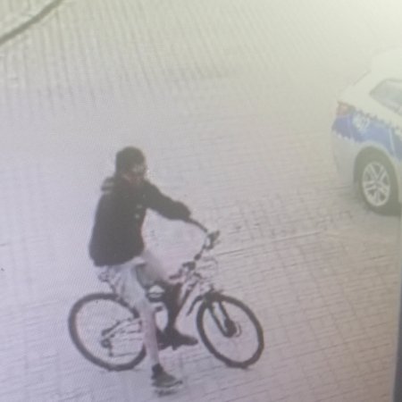 Miał ponad 3 promile, na dozór przyjechał... rowerem