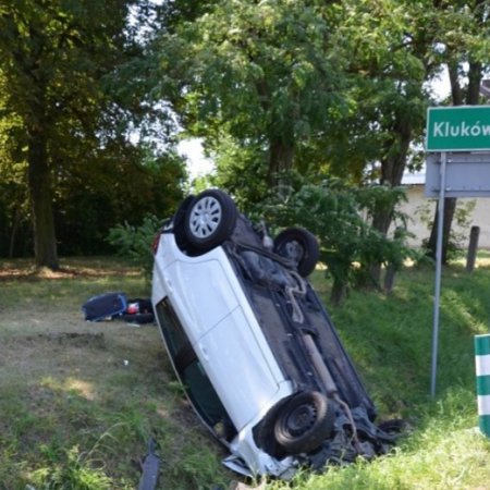 Wypadek za wypadkiem. Niebezpiecznie na lokalnych drogach [ZDJĘCIA]