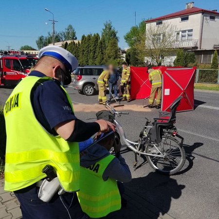 Tragiczny wypadek w regionie. Rowerzystka zginęła pod kołami autobusu [ZDJĘCIA]