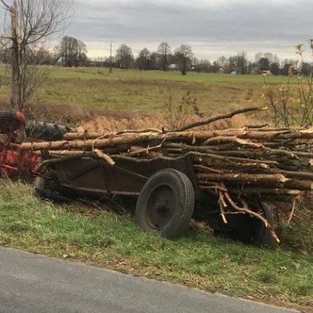 Pijany traktorzysta wylądował w rowie [ZDJĘCIA]