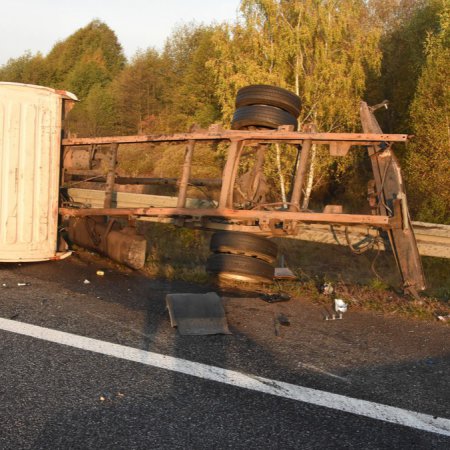 Groźny wypadek na S8. Jednym z uczestników kierowca z powiatu ostrołęckiego [ZDJĘCIA]