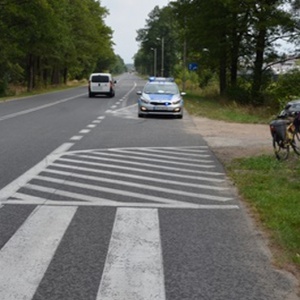 Potrącił 77-letniego rowerzystę i uciekł. Senior trafił do szpitala