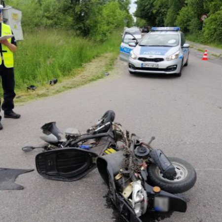 Śmiertelny wypadek. Kierujący skuterem zginął na miejscu