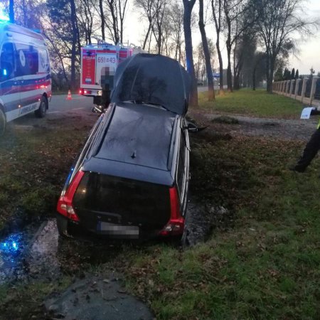 Zasłabł za kierownicą i wypadł z drogi do rowu [ZDJĘCIA]