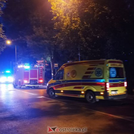 Pożar w bloku socjalnym przy Padlewskiego. Jedną osobę zabrano do szpitala
