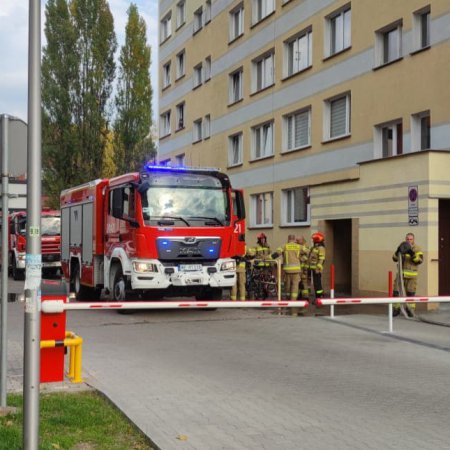 Akcja strażacka przy Goworowskiej. Na miejscu straż i policja [ZDJĘCIA]