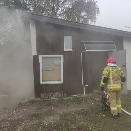 Pożar w Dobrzankowie. Budynek spłonął doszczętnie [ZDJĘCIA]