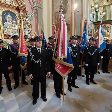 Uczcili pamięć zmarłych i poległych na służbie strażaków [ZDJĘCIA]