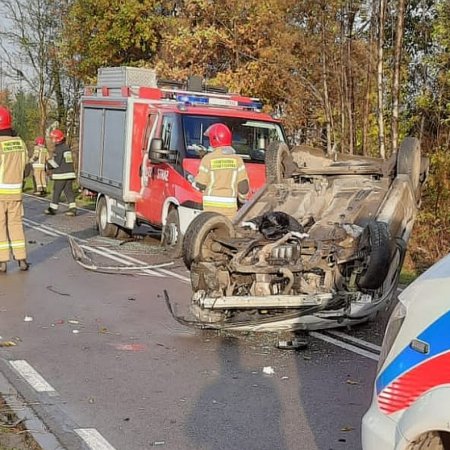 Poważny wypadek. Poszkodowane zostały trzy osoby [ZDJĘCIA]