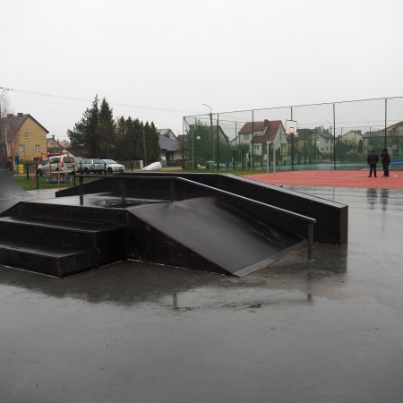 Mazowsze stawia na sport. W Olszewie-Borkach powstał skatepark i boisko do koszykówki [ZDJĘCIA]