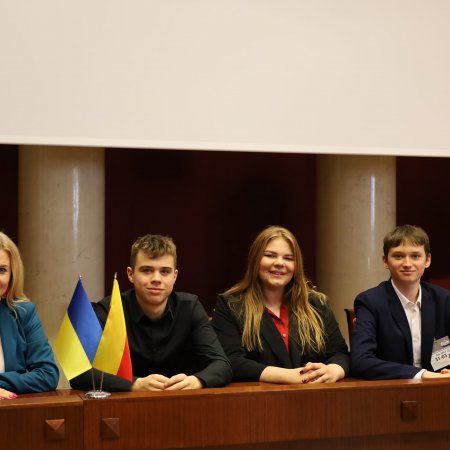 Młodzieżowi radni z Ostrołęki z wizytą w stolicy
