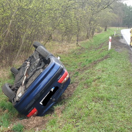 Wypadek w Kaszewcu. Poszkodowana została jedna osoba [ZDJĘCIA]