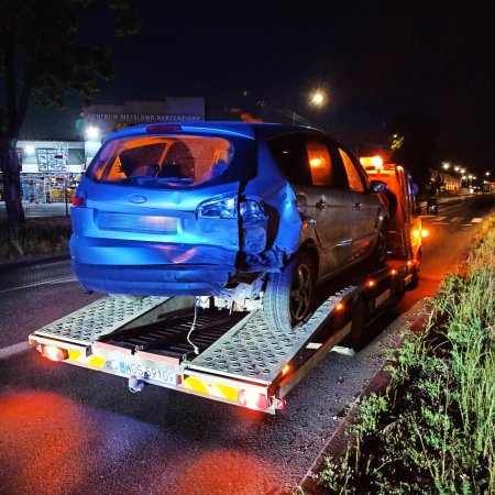 Uciekając z miejsca kolizji zgubił oponę. Na samej feldze jechał kilkadziesiąt kilometrów! [ZDJĘCIA]