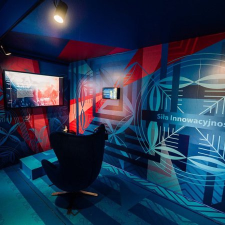 Mobilne muzeum „Niepodległa” przyjedzie do Ostrołęki. Niezwykła wystawa, filmy VR i fotobudka [ZDJĘCIA]
