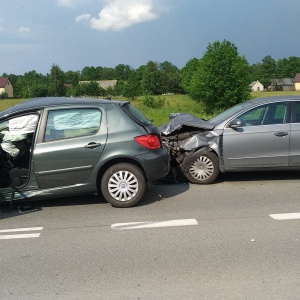 Poważny wypadek w Krukach! Ranne trzy osoby [ZDJĘCIA]