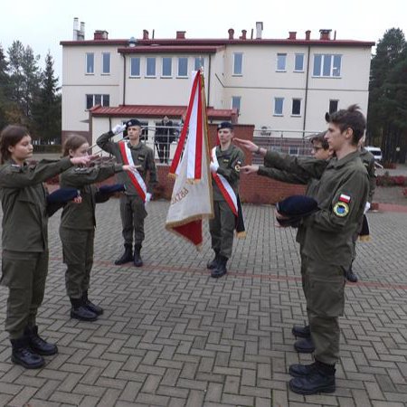 Ślubowanie uczniów z “mundurówki” w II SLO [ZDJĘCIA]