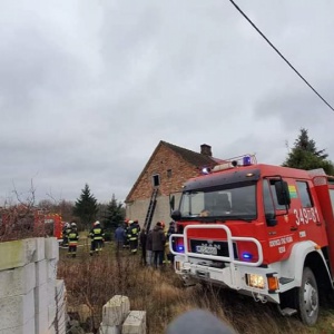 Pożar w Dzbeninie [ZDJĘCIA]