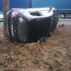 Wypadek w Wydmusach. Poszkodowana 21-latka trafiła do szpitala