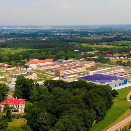 Dramat w Zakładzie Karnym. Psycholog zaatakowana nożyczkami. 39-latka nie żyje