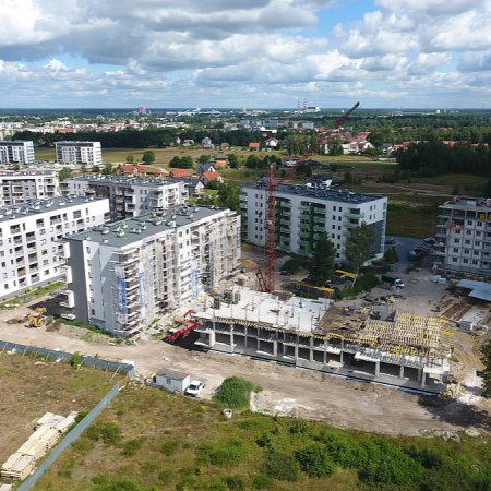 Poważny wypadek na budowie w Ostrołęce. 41-latek ma uraz kręgosłupa!