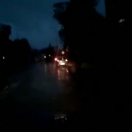 Interwencja Czytelnika: Ciemno i niebezpiecznie podczas ulewy na ulicach Ostrołęki [WIDEO, AKTUALIZACJA]
