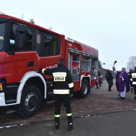 Nowy wóz strażacki dla OSP Lipniki oficjalnie poświęcony [ZDJĘCIA]