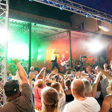 Tłumy na wieczornych koncertach podczas dożynek w Troszynie [ZDJĘCIA,WIDEO]