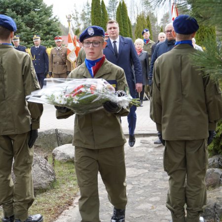 82. rocznica Zbrodni Katyńskiej. Ostrołęka oddała hołd ofiarom NKWD [ZDJĘCIA]