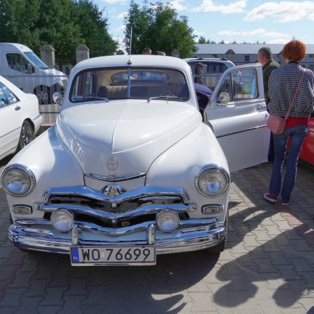 Oldtimer w Rzekuniu. Zlot fanów starej motoryzacji [WIDEO, ZDJĘCIA]