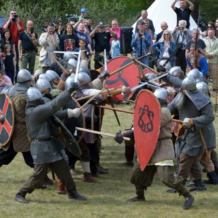 Tu zaczynała się historia Ostrołęki. Piknik historyczny na terenie starego grodziska [ZDJĘCIA,WIDEO]