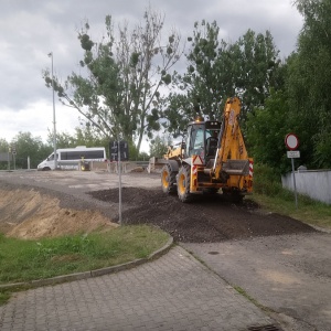 Objazd ulicą Szwedzką z poślizgiem. Trwa przebudowa zjazdu [ZDJĘCIA]