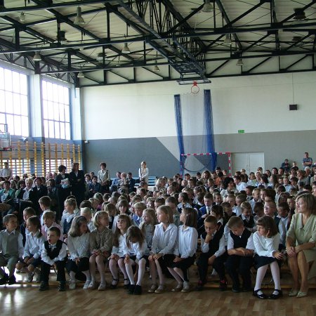 To już 20 lat! Tak wyglądało rozpoczęcie roku szkolnego... 2004/2005 [ZDJĘCIA]