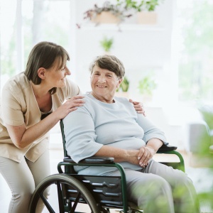 Opiekunka osób starszych w Niemczech - jak podejść do opieki nad seniorem, który ma ograniczone możliwości ruchowe?