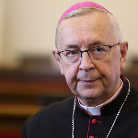 Przewodniczący Episkopatu do Premiera: Proszę o zmniejszenie limitu wiernych do 1 osoby na 7 m2