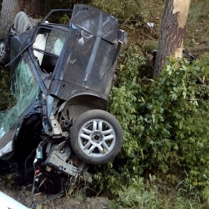 Wypadek w Gaczyskach. Lekarze walczą o życie kierowcy [FOTO]