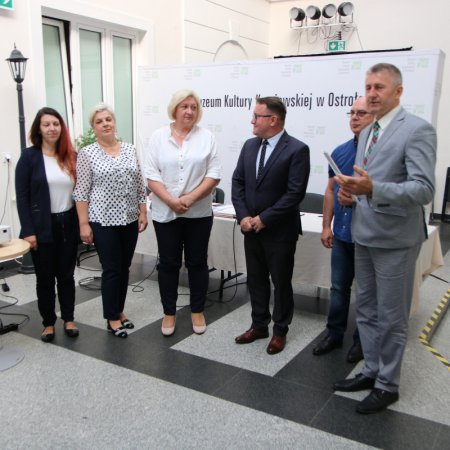 Samorząd powiatu ostrołęckiego obradował dziś w Muzeum Kultury Kurpiowskiej [ZDJĘCIA, WIDEO]