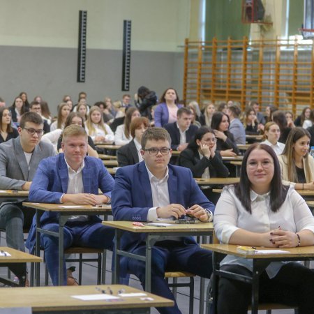 "Między płotem a kowadłem" na scenie OCK [ZDJĘCIA]