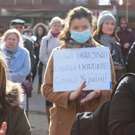 Wiec poparcia dla Ukrainy. Ostrołęczanie chętni do pomocy [WIDEO, ZDJĘCIA]