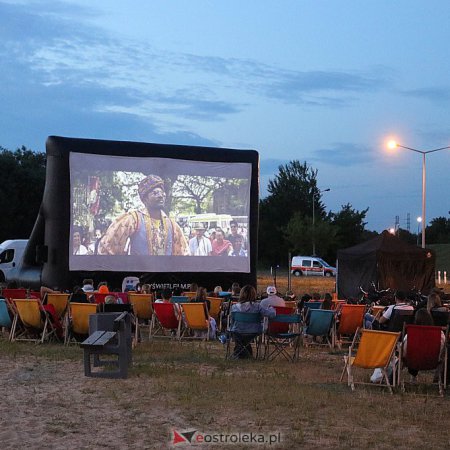 Kino plenerowe w Ostrołęce. W każdą sobotę lipca! Zobacz repertuar