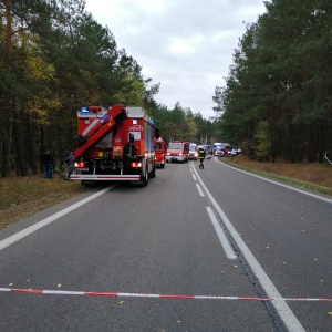 Wypadek w Żeraniu Małym. Odtworzono nagranie: "Widać audi, jadące prosto na autobus"